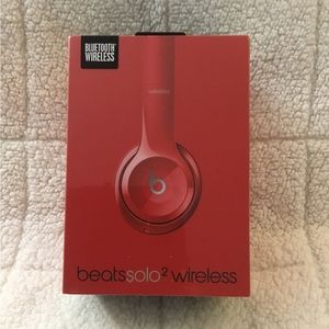 Beats Solo2 Wireless Headphones - Red